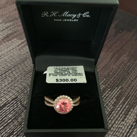 Cubic Zirconia Ring - Picture 2 of 4